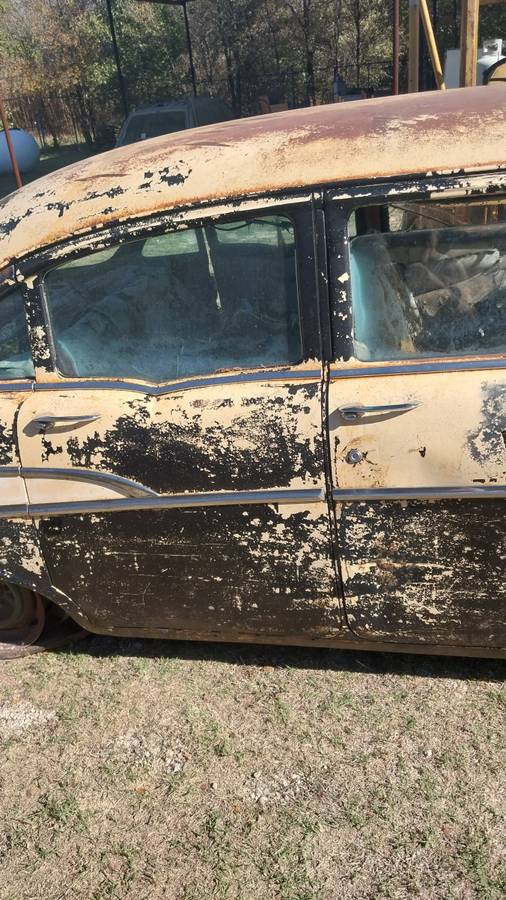 Chevrolet-4dr-1957-black-10