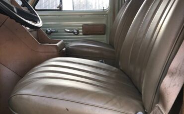 Chevrolet-4x4-van-1979-green-2