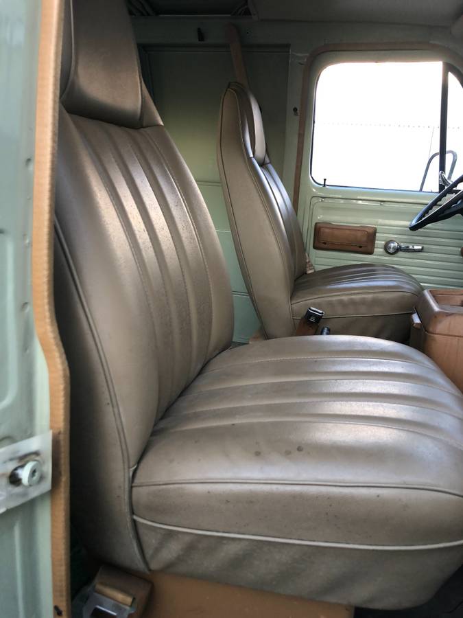 Chevrolet-4x4-van-1979-green-6