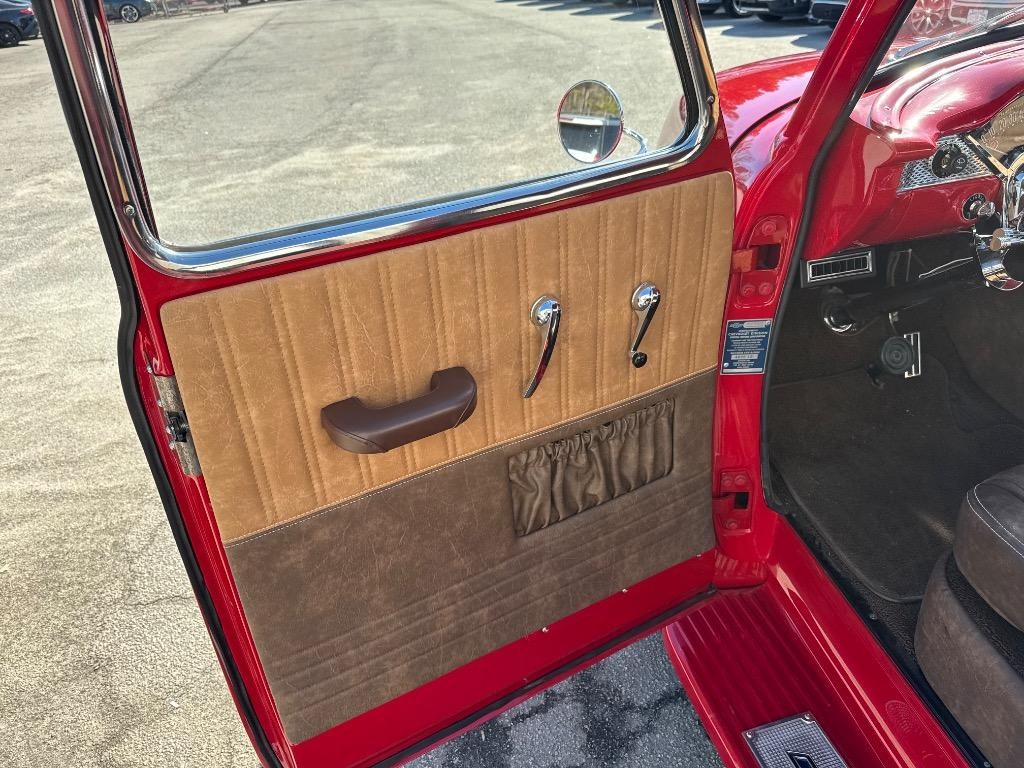 Chevrolet-5-Window-PIck-up-every-nut-and-bolt-crate-350-leather-ac-eat-1955-5-window-31