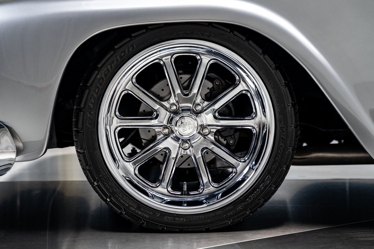 Chevrolet-Apache-1958-Pickup-Truck-39