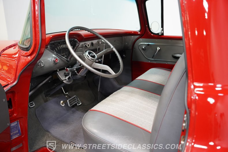 Chevrolet-Apache-1959-Red-Dark-Gray-13