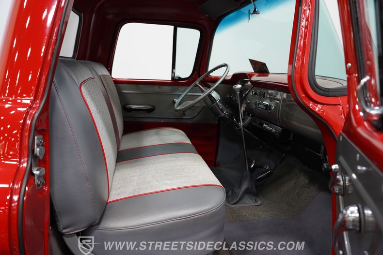 Chevrolet-Apache-1959-Red-Dark-Gray-8