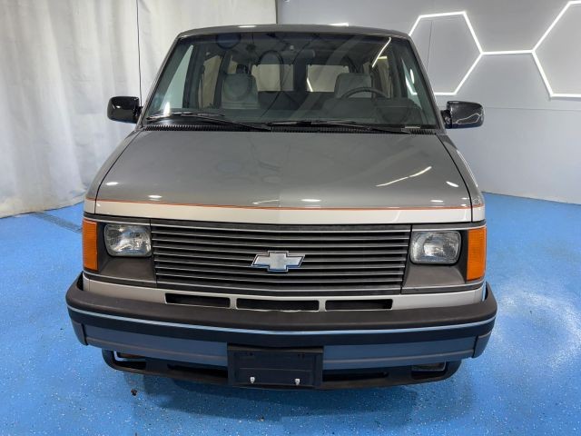 Chevrolet-Astro-1990-Standard-Cargo-Van-1