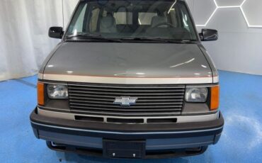 Chevrolet-Astro-1990-Standard-Cargo-Van-1