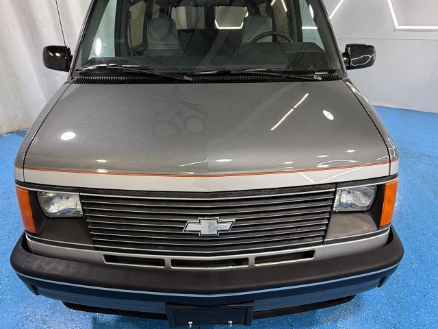 Chevrolet-Astro-1990-Standard-Cargo-Van-11