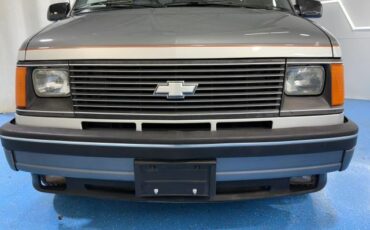 Chevrolet-Astro-1990-Standard-Cargo-Van-12