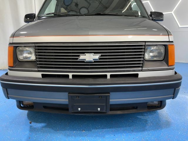 Chevrolet-Astro-1990-Standard-Cargo-Van-12
