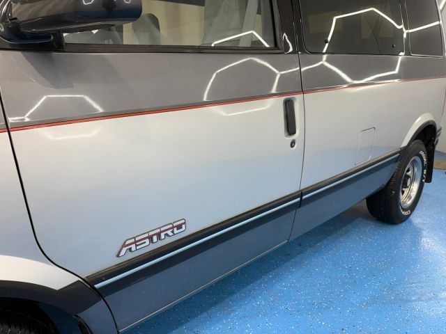 Chevrolet-Astro-1990-Standard-Cargo-Van-13