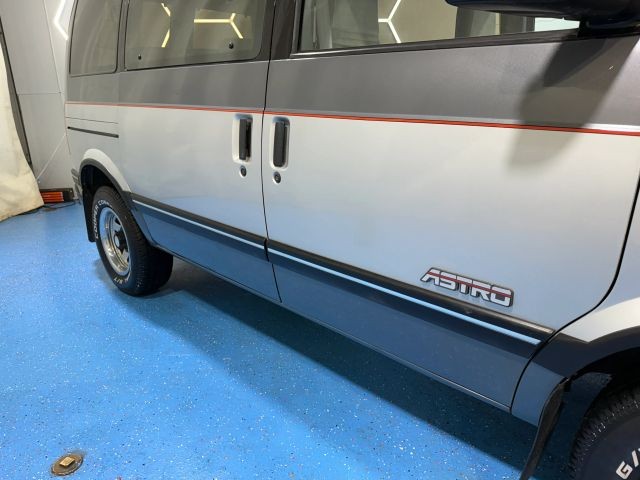 Chevrolet-Astro-1990-Standard-Cargo-Van-16