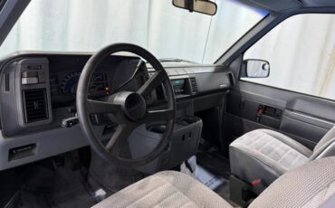 Chevrolet-Astro-1990-Standard-Cargo-Van-22