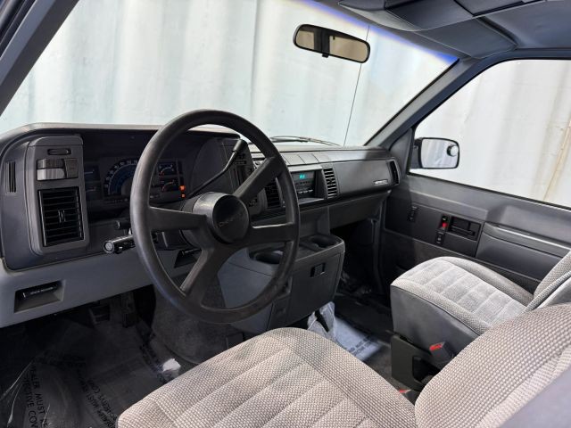 Chevrolet-Astro-1990-Standard-Cargo-Van-22