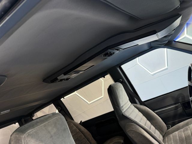 Chevrolet-Astro-1990-Standard-Cargo-Van-28