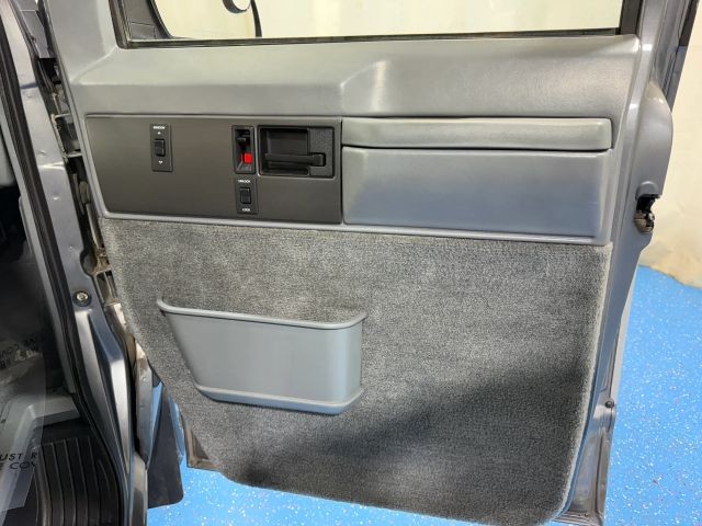 Chevrolet-Astro-1990-Standard-Cargo-Van-29
