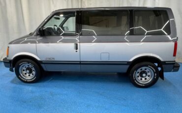Chevrolet-Astro-1990-Standard-Cargo-Van-3