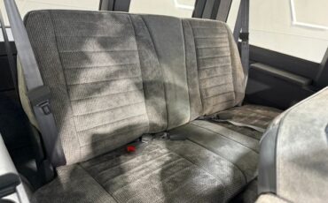 Chevrolet-Astro-1990-Standard-Cargo-Van-34