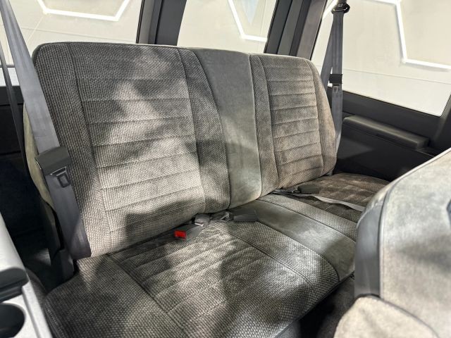 Chevrolet-Astro-1990-Standard-Cargo-Van-34