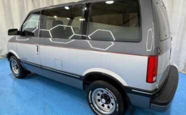 Chevrolet-Astro-1990-Standard-Cargo-Van-4
