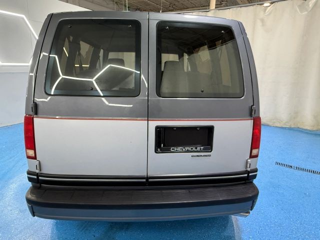 Chevrolet-Astro-1990-Standard-Cargo-Van-7