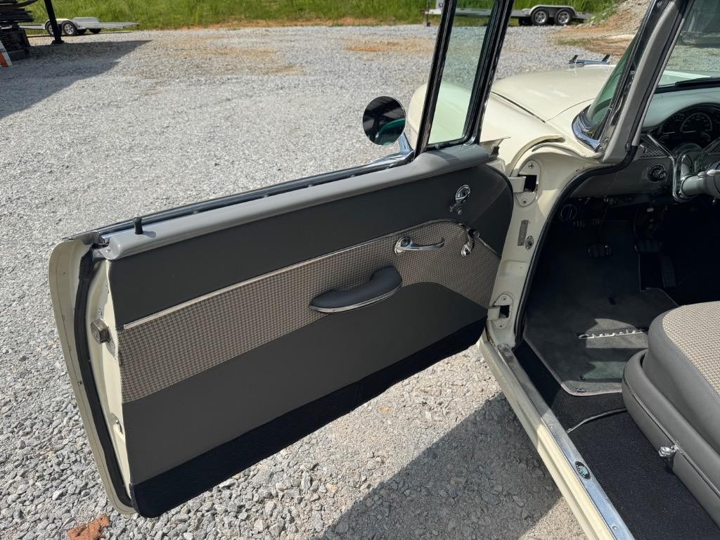 Chevrolet-Bel-Air-210-Restomod-LS3-tremec-6-spd.-Vintage-acWilwood-Big-1955-32