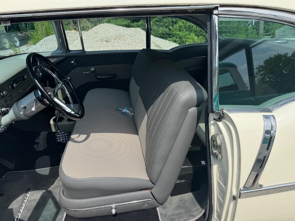 Chevrolet-Bel-Air-210-Restomod-LS3-tremec-6-spd.-Vintage-acWilwood-Big-1955-36