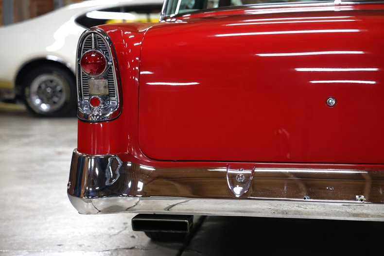 Chevrolet-Bel-air-1956-Red-White-46