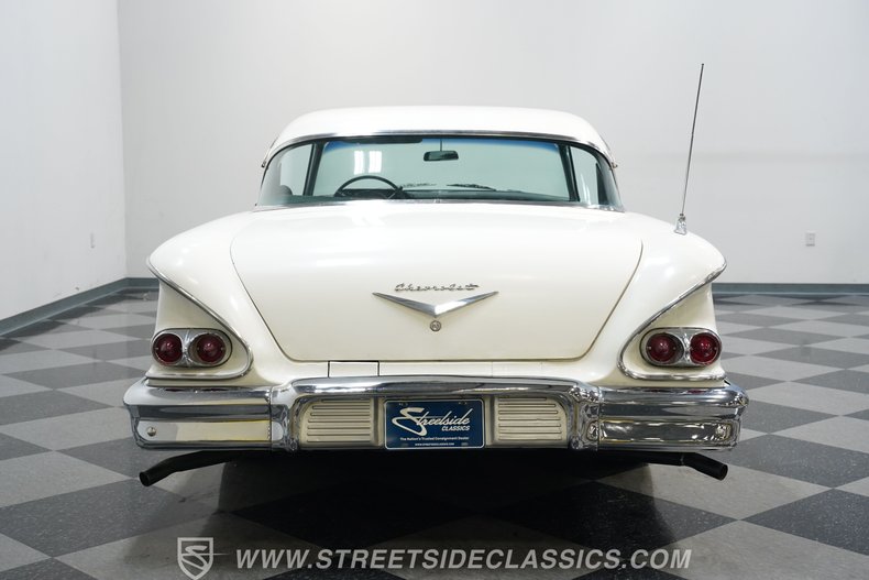 Chevrolet-Bel-air-1958-Snowcrest-White-Silver-1