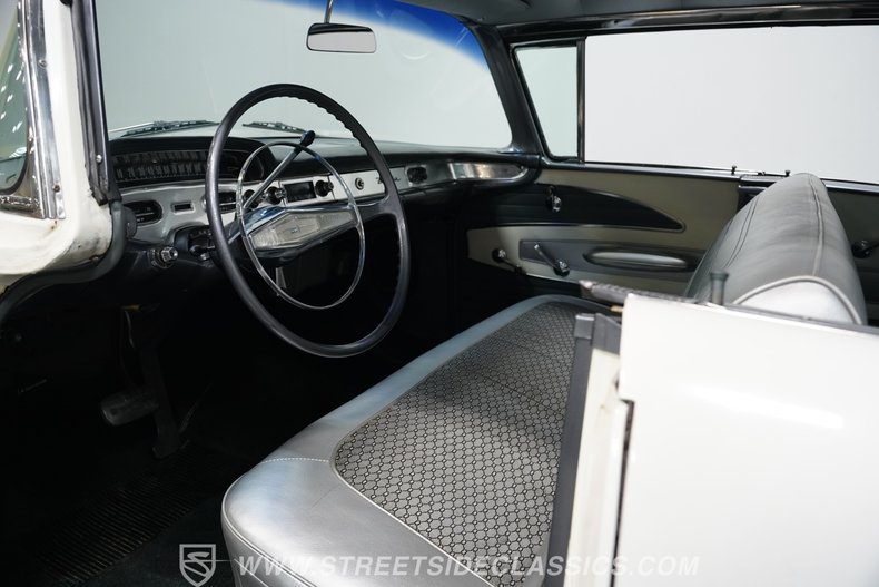 Chevrolet-Bel-air-1958-Snowcrest-White-Silver-7