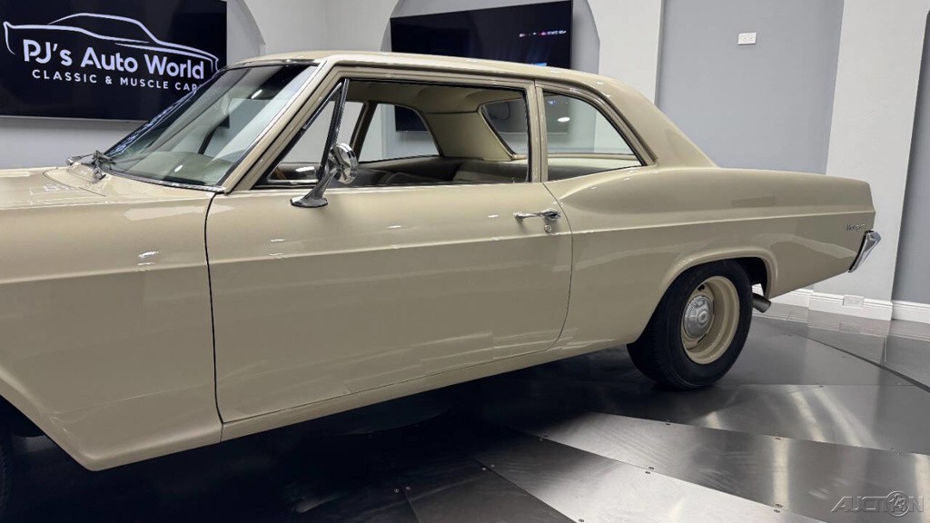 Chevrolet-Biscayne-1966-15