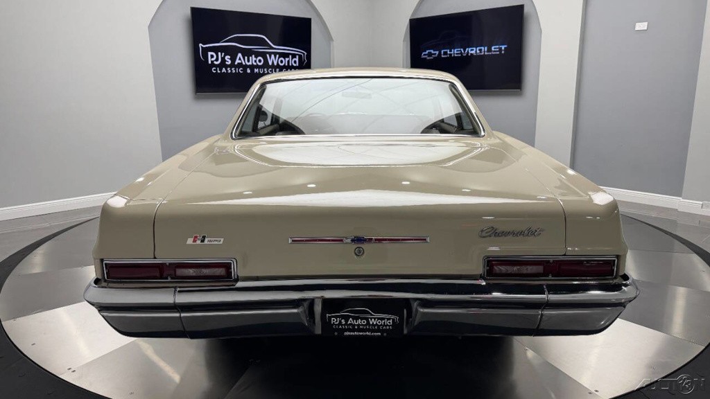 Chevrolet-Biscayne-1966-17