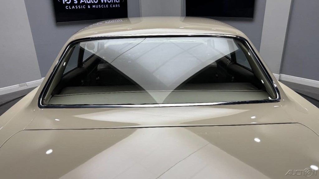 Chevrolet-Biscayne-1966-18