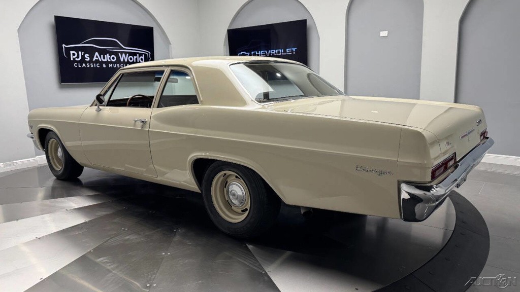 Chevrolet-Biscayne-1966-19