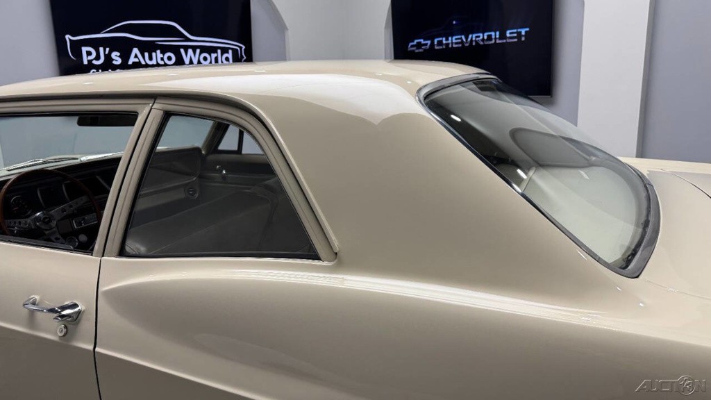 Chevrolet-Biscayne-1966-21