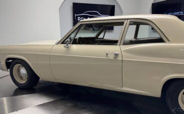 Chevrolet-Biscayne-1966-22