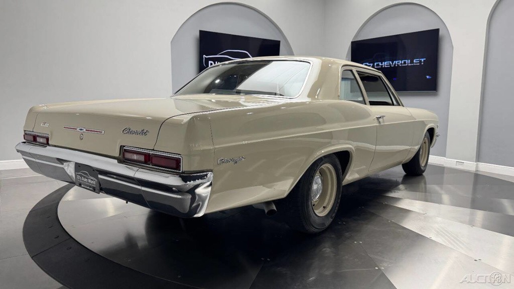 Chevrolet-Biscayne-1966-23