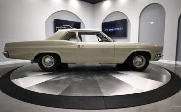 Chevrolet-Biscayne-1966-4