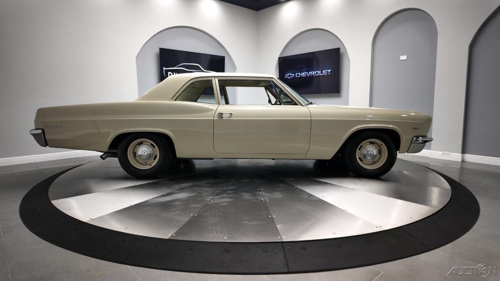 Chevrolet-Biscayne-1966-4