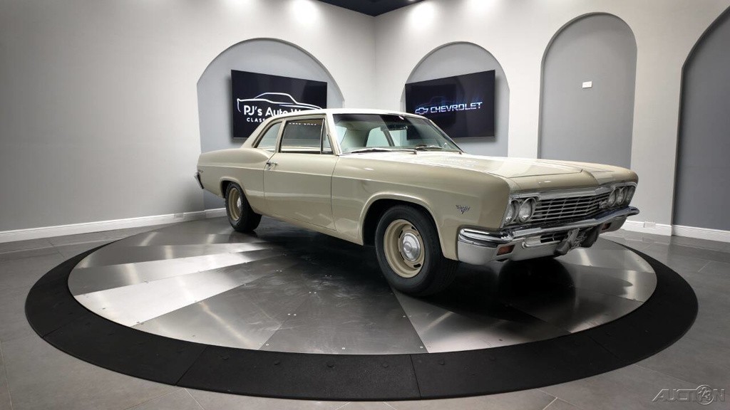 Chevrolet-Biscayne-1966-5