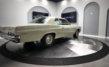 Chevrolet-Biscayne-1966-6