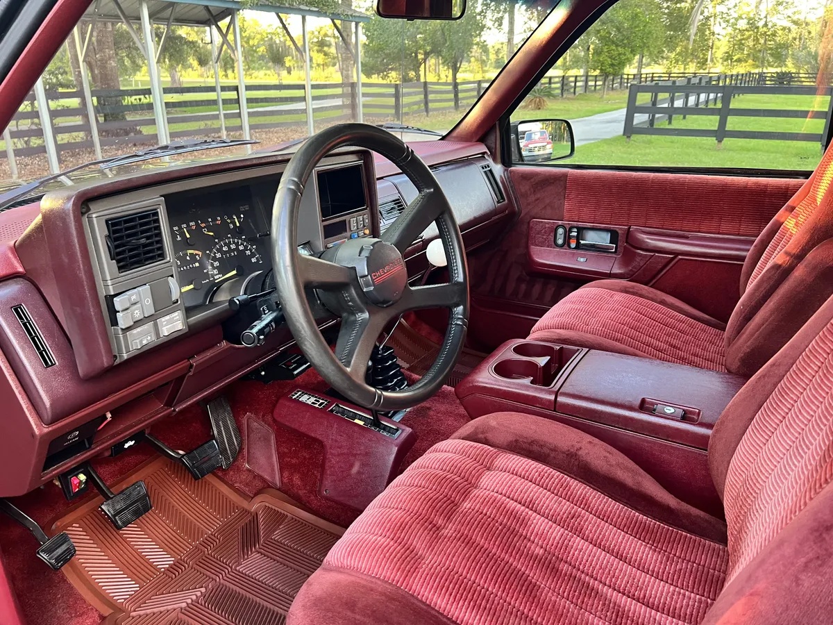 Chevrolet-Blazer-1993-Black-Burgundy-9