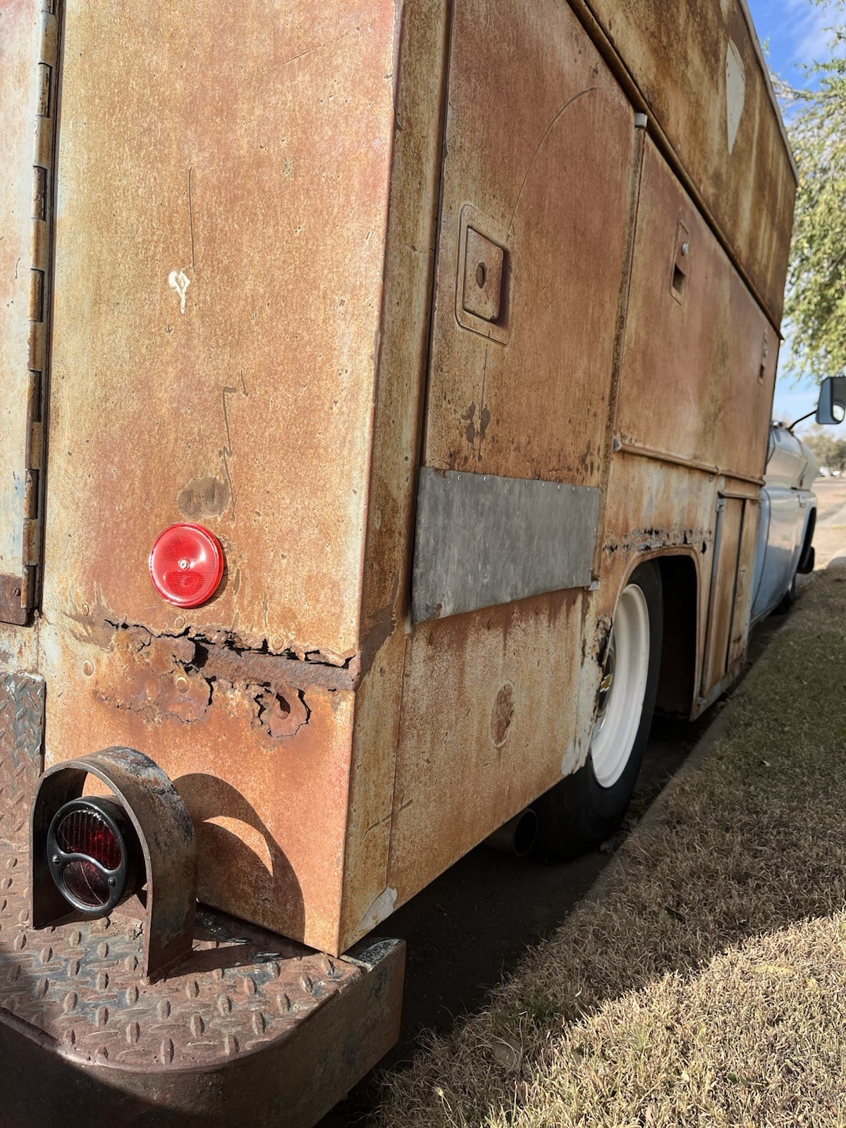 Chevrolet-C-10-1960-Commercial-Vehicle-16