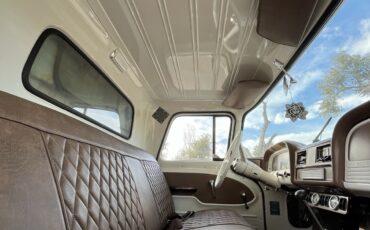 Chevrolet-C-10-1960-Commercial-Vehicle-7