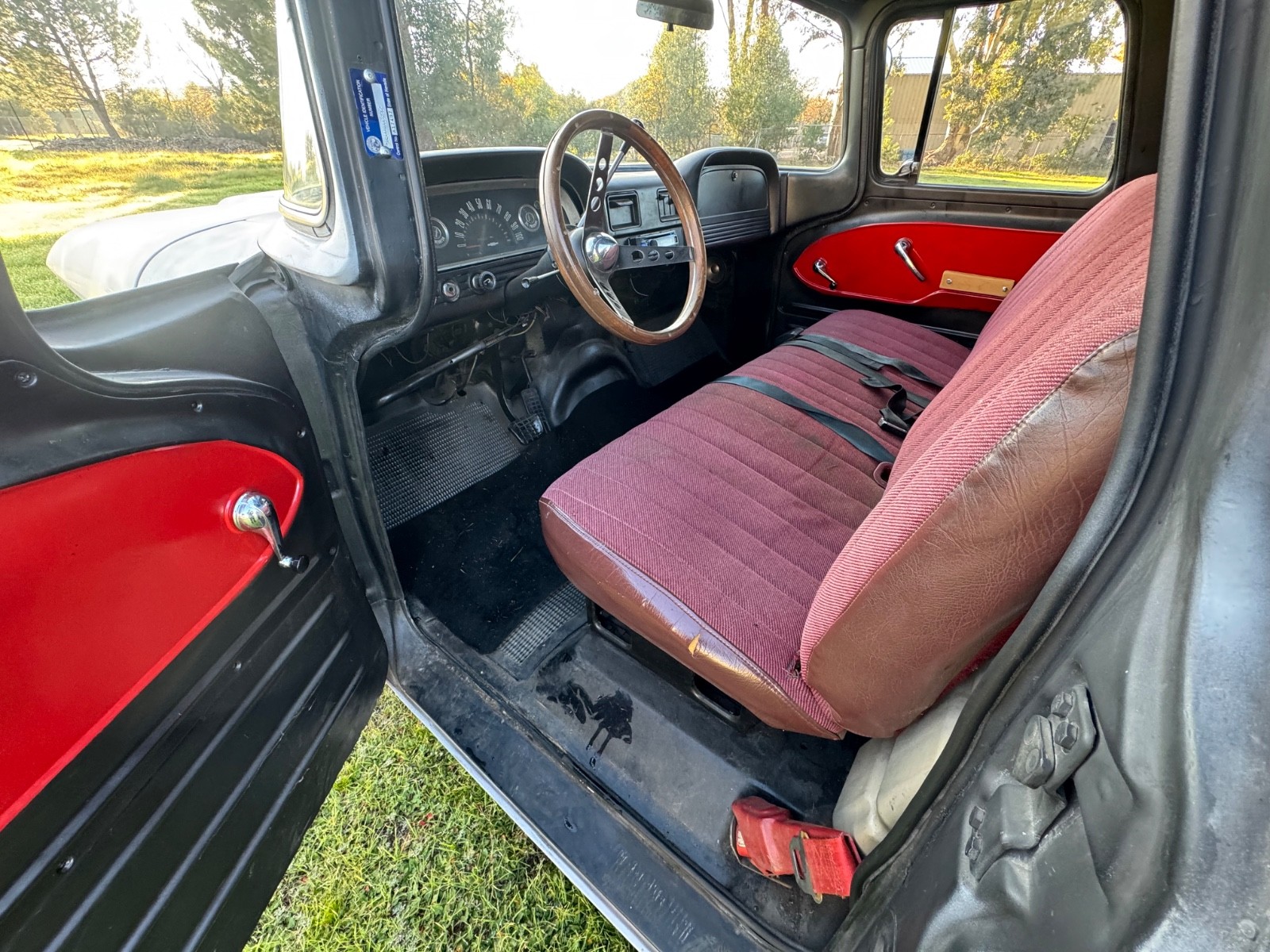 Chevrolet-C-10-1961-Standard-Cab-Pickup-21