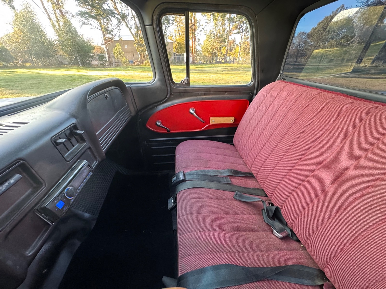 Chevrolet-C-10-1961-Standard-Cab-Pickup-22