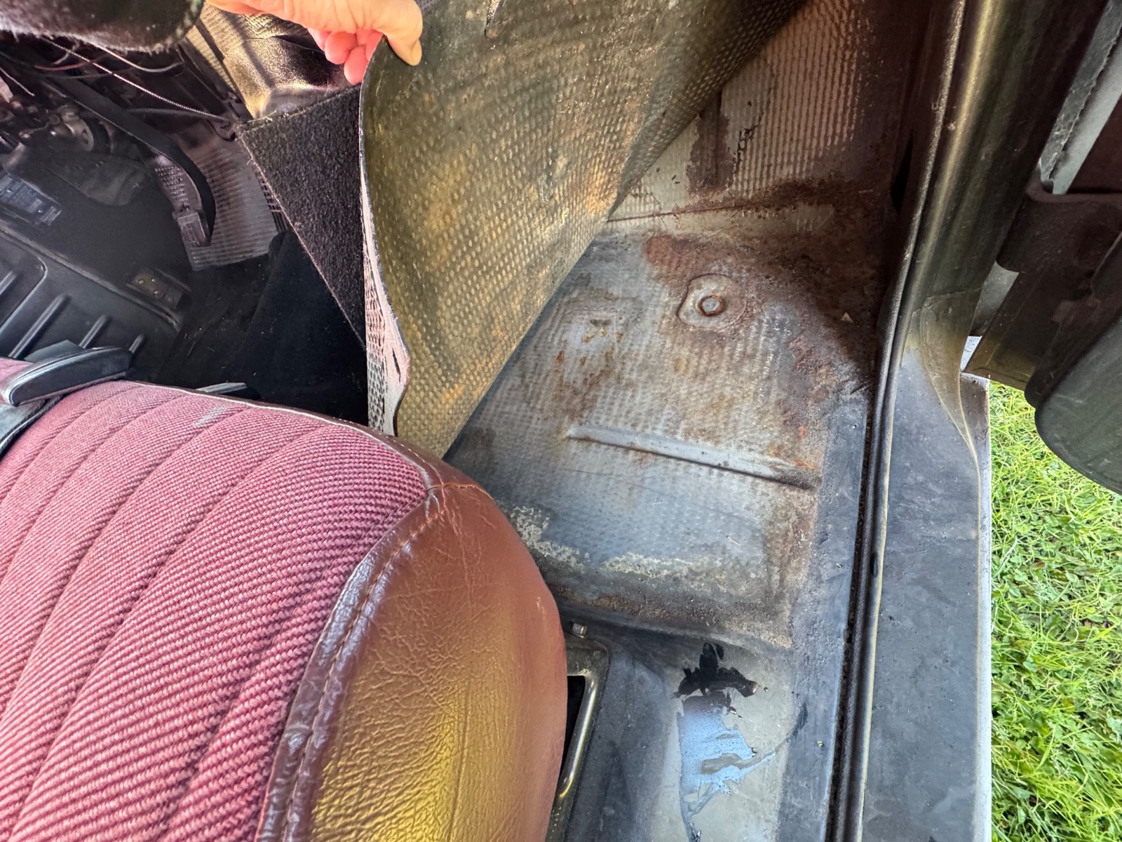 Chevrolet-C-10-1961-Standard-Cab-Pickup-23