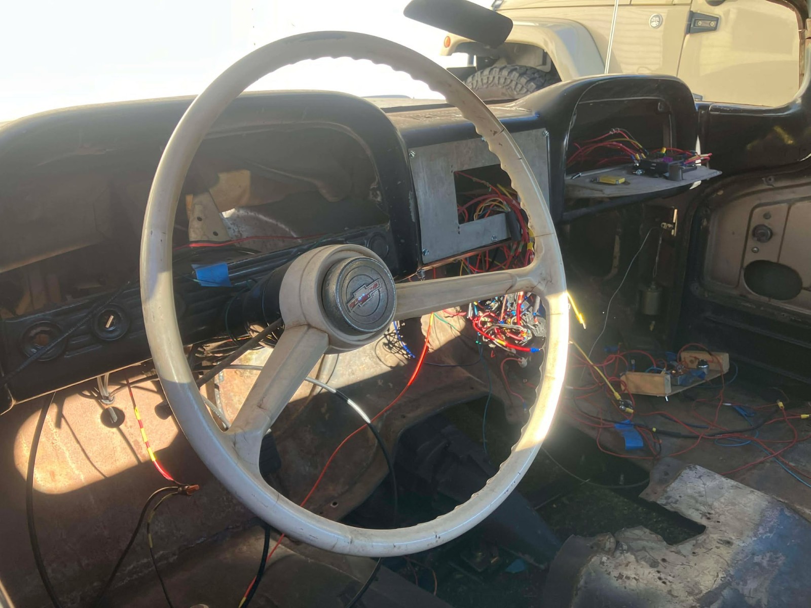 Chevrolet-C-10-1963-Standard-Cab-Pickup-3