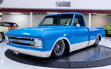 Chevrolet-C-10-1967-Truck