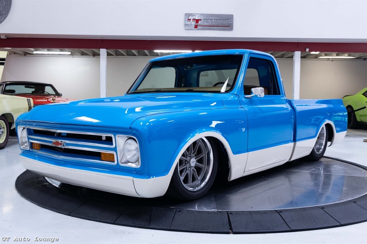 Chevrolet-C-10-1967-Truck