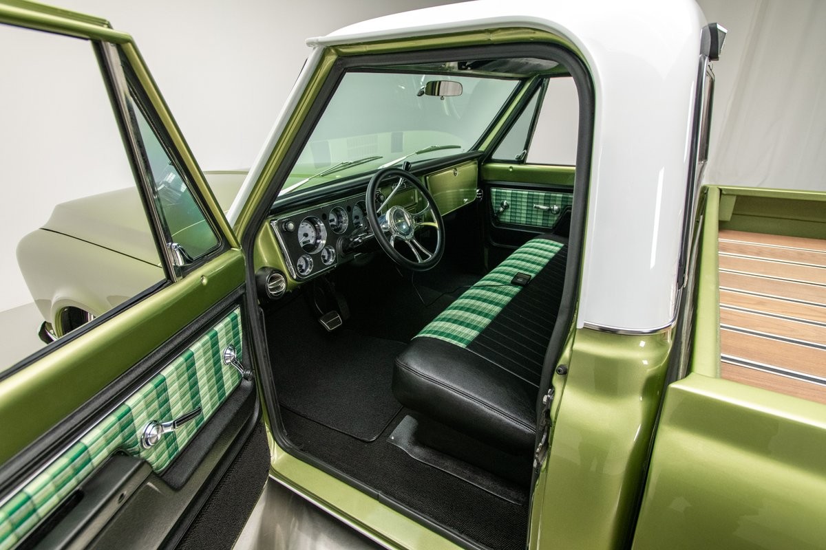 Chevrolet-C-10-1972-Pickup-Truck-1
