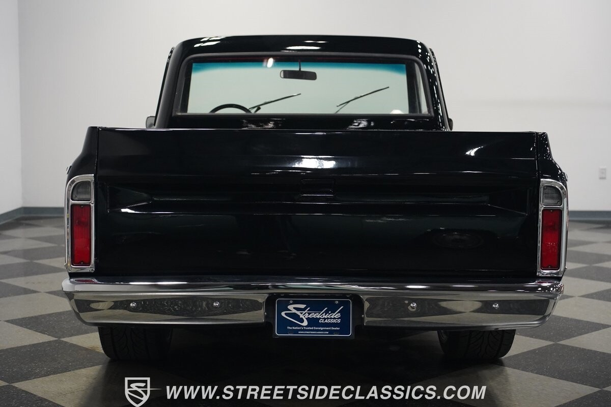 Chevrolet-C-10-1972-Pickup-Truck-13